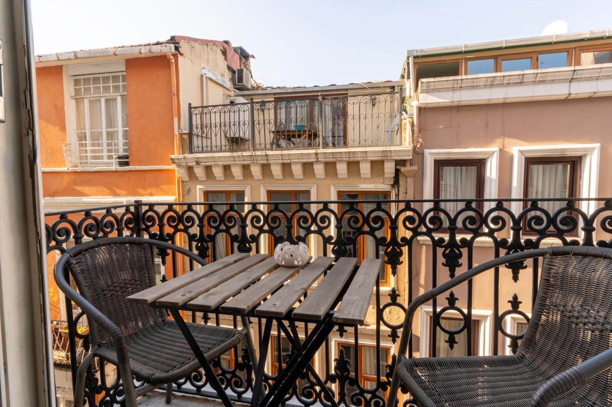 5 Apartment Galata Istanbul Exterior photo